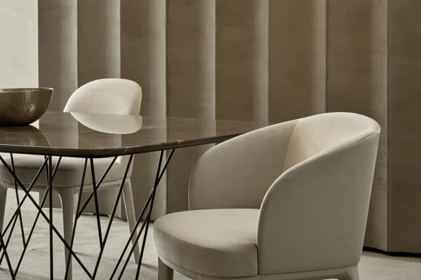 img033_Paris_Chair_WithArmrest_Velvet