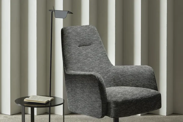 img038_Clipper_High_Armchair_Swivel_Base