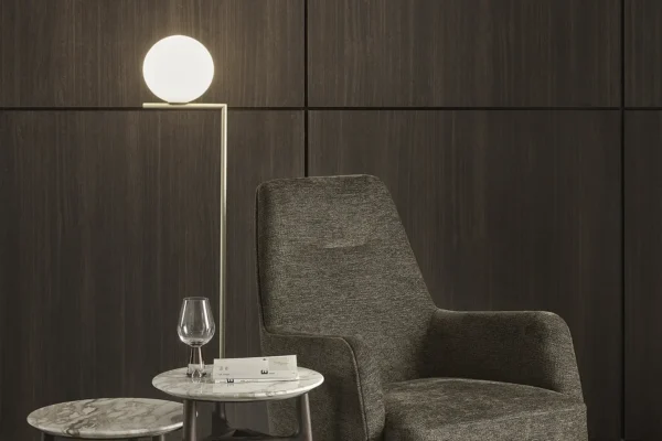 img039_Clipper_High_Armchair_Fabric_Wooden_Base