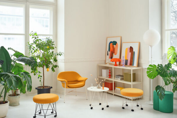 seating_ismo_armchair_mdd_gr62016_m016ral1013_pental_pouf_lds44_m016ral1013_gr62016_m115ral9005_1_m_1