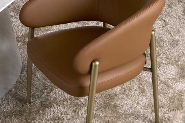 img053_Linda_Chair