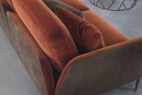 img010_Ritz_Sofa_Detail