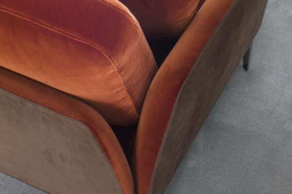 img015_Ritz_Sofa_Detail