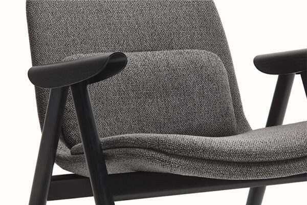 Hout-90100-Cushion-Details