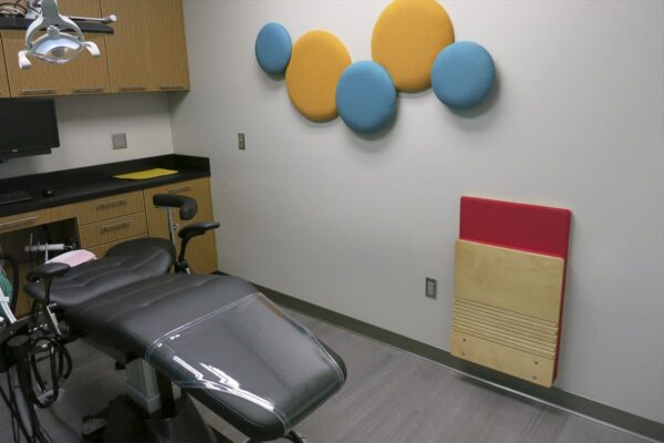 05-jumpseat-wall